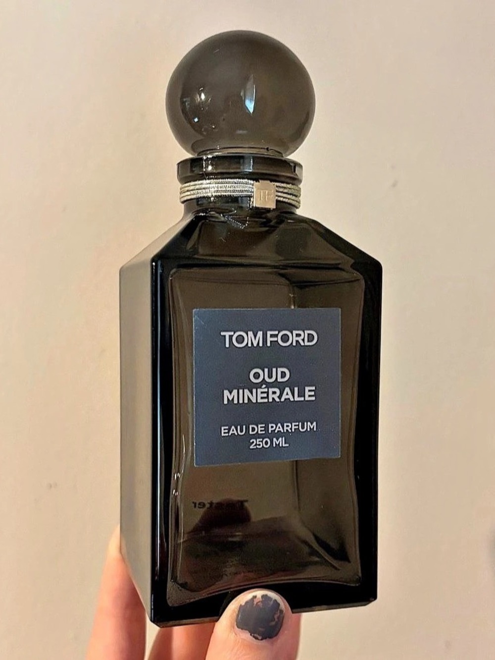 EMPTY Tom Ford Oud Minérale 250 mL decanter bottle
